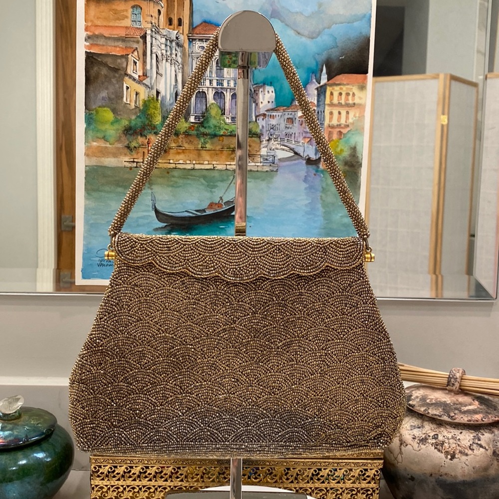 Very VTG Made in Hong Kong - Entirely beaded/Handle too - All beads intact!